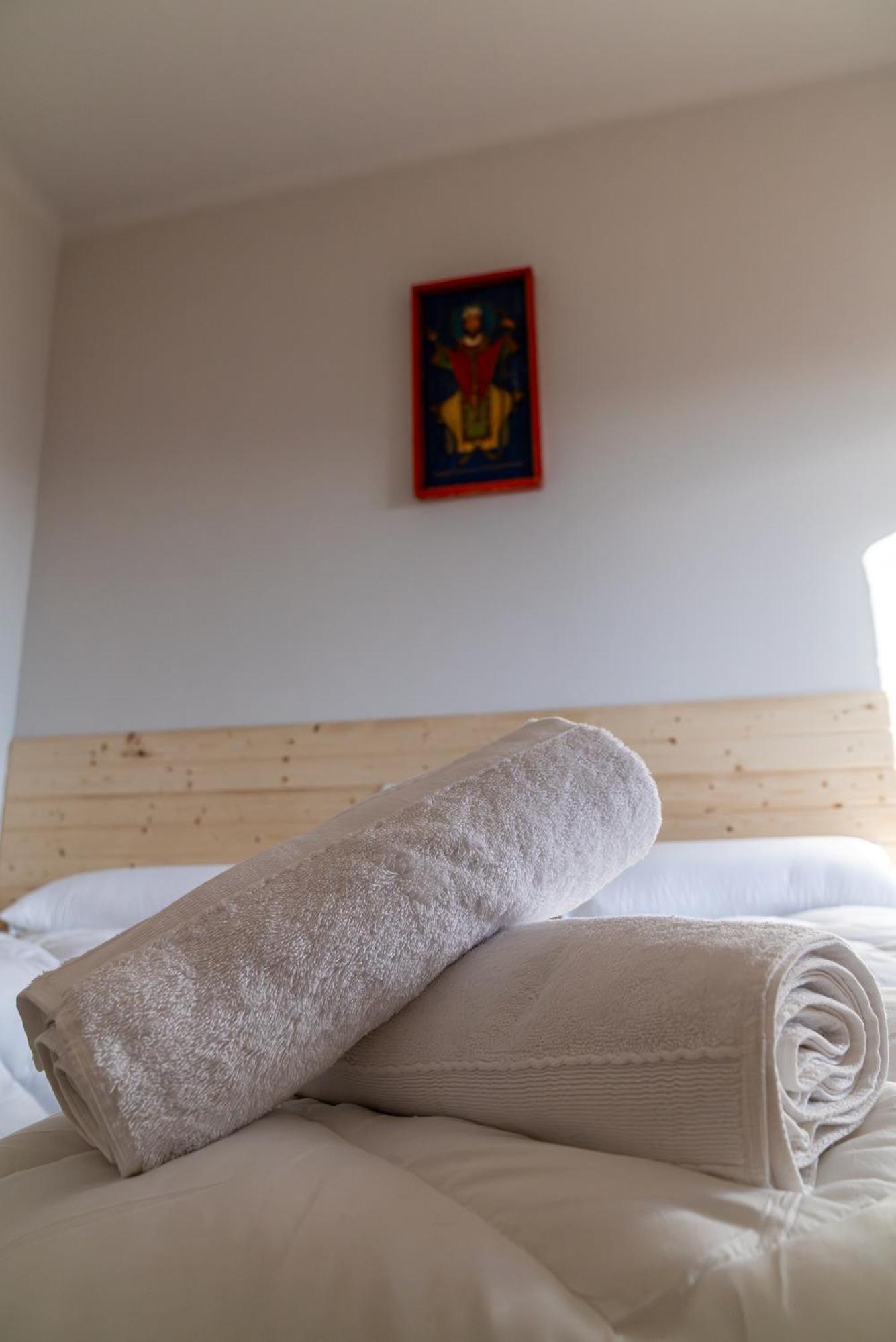 Santuari De Santa Maria De Montgrony Hotel Gombren Bagian luar foto